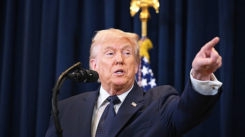 Trump oo amar siiyay ciidamadiisa.jpg